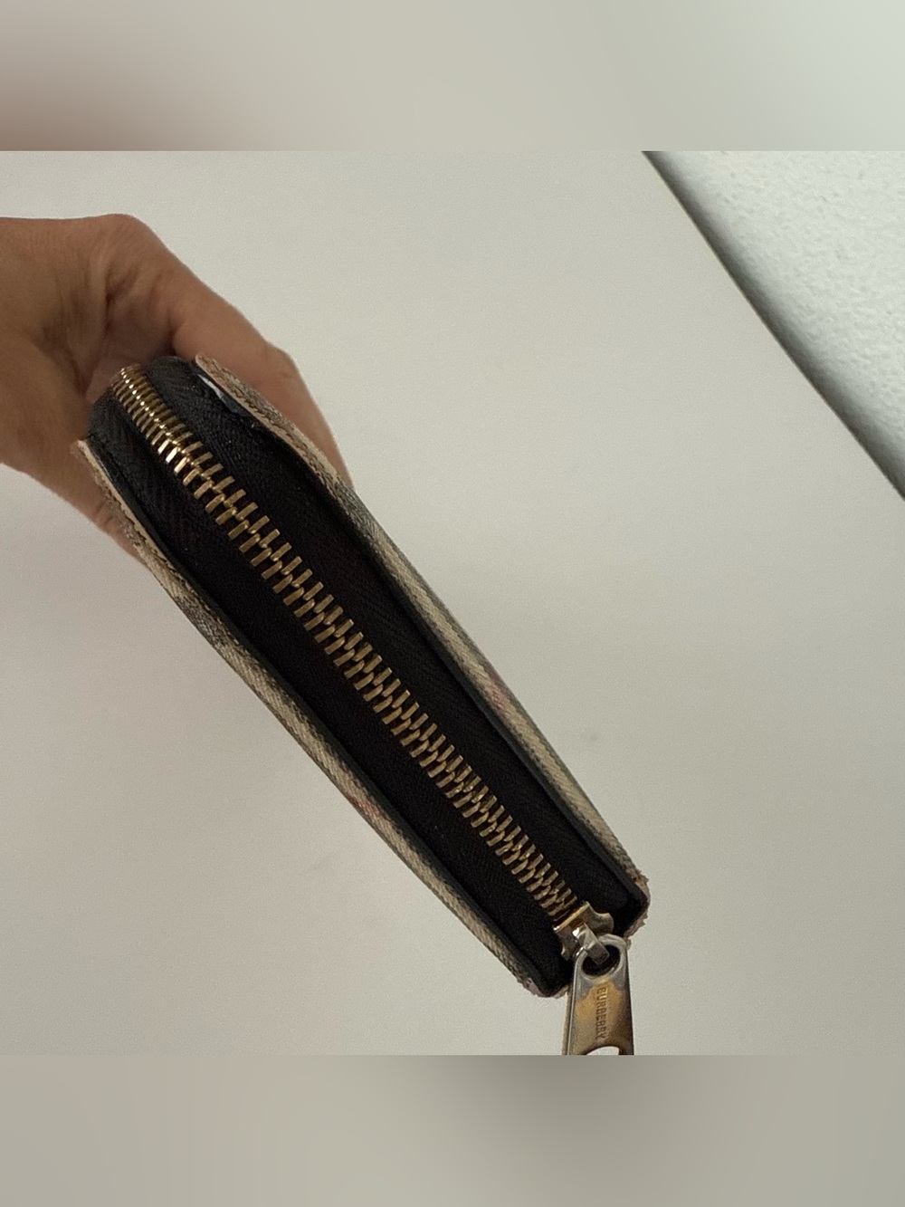 Burberry Nova Check Zip Around Wallet - Picture 8 of 16